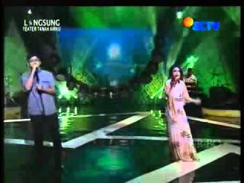 Konser 17 Tahun Ungu - Kupinang Kau Dengan Bismillah Feat Rossa