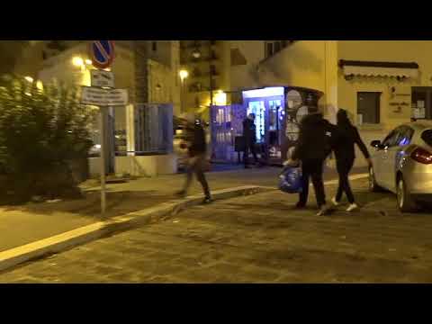 Da Lampedusa a Porto Empedocle, abbandonati al loro destino di irregolari