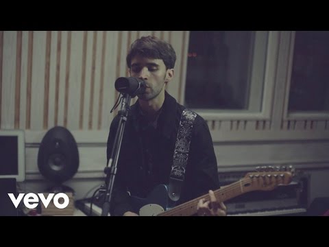 Gizmo Varillas - No War (Official Video)