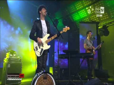 Fabi Silvestri Gazzè - La favola -  Lasciarsi   -  Salirò radioitalia live 19.12.2014