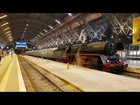 03 1010 mit ihren DPE 25552 im Leipziger Hauptbahnhof (16.03.2019)