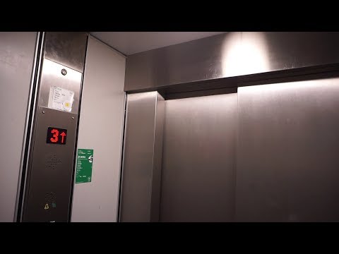 1989 OTIS (mod. by: Midroc...) Roped Hydraulic Elevator @ Norra Hamngatan 11, Söderhamn, Sweden.