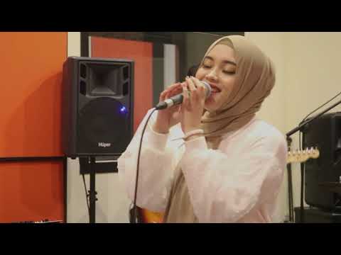 PUTRI DELINA - BUKTIKAN (LIVE VERSION)