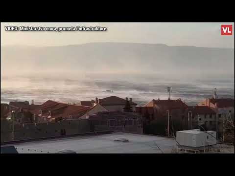 Pogledajte akciju na moru: Po olujnom nevremenu brod prevozi pacijente s otoka Šolte