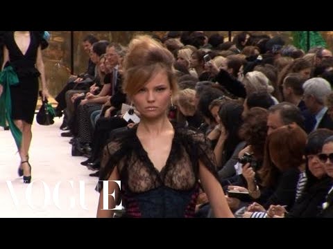 Fashion Show - Louis Vuitton: Fall 2009 Ready-to-Wear
