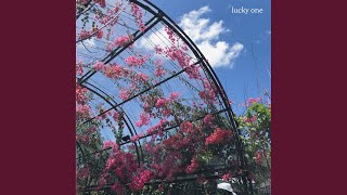 Download lagu Lucky One mp3