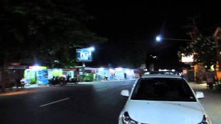 preview picture of video 'アザーンが響くスンギギの通り Senggigi Street Lombok Island'