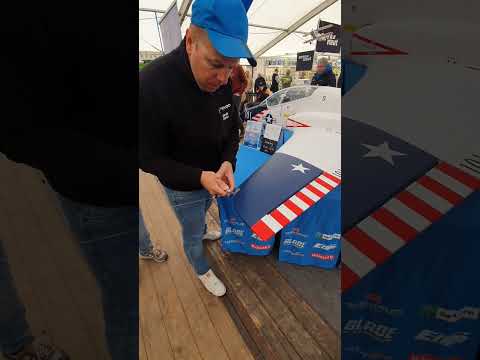 REVOC scanning Hangar 9 Hawk for customized wing- and fuselagebags #wingbag #horizonhobby #hangar9