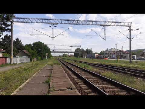 Trenul IR 1751 Bucuresti Nord GR.A-Suceava soseste in gara Dolhasca