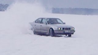 preview picture of video 'BMW E34 snow drifting'