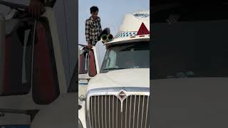 Màn Biểu Diễn Kèn Ông