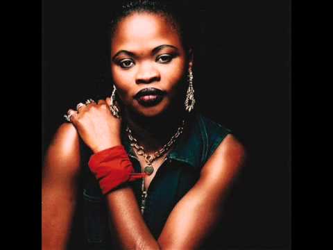 Macire Sylla la reine de la music guineenne.Love Guinee music