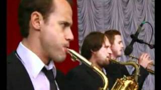 Amy Winehouse-He Can Only Hold Her (Live Glastonbury 2007)