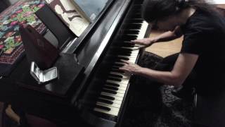 (HD) Piano Technique: Practicing well-shaped scales and arpeggios