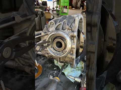This is what happens when your diff bearing fails. #autorepair#oneeyedgarage#diff#differential#bmw