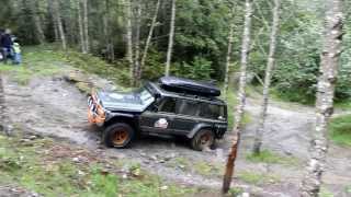 preview picture of video 'Going offroad - Land Rover Defender 110'