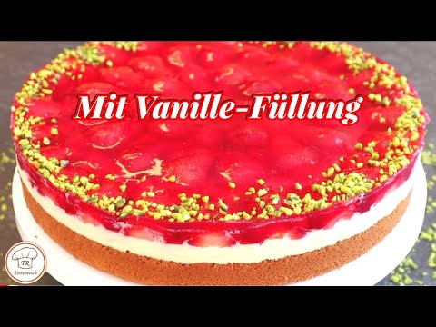 Strawberry cake with vanilla custard and glaze 😍 a dream of moist cake 👌