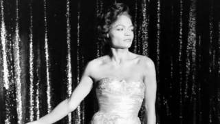 Eartha Kitt in Italian :  &quot;ECCOMI &quot;
