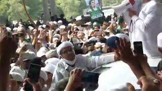 Download lagu Ribuan umat Islam menyambut kedatangan Habib Rizieq dengan melantunkan takbir (WhatsApp Story) mp3