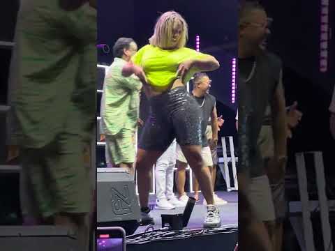 Carla Perez e Xanddy - Mexe Mexe Mainha (Turnê Tchan 30 anos - Salvador )