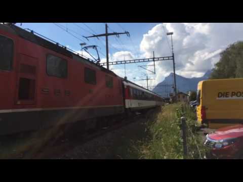 SBB Re 4/4 mit IC Zürich - Chur