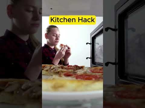 Reheating Pizza The Right Way - Kitchen Hack #kitchenhacks #food