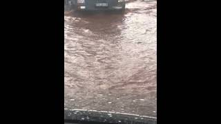 preview picture of video 'Flooded road in Tembisa South Africa'