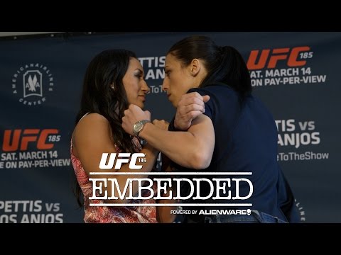 Carla Esparza/Claudia Gadelha Spar On Social Media