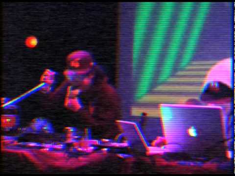 SEXY-SYNTHESIZER FAMI-MODE09 LIVE 