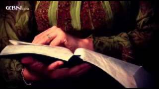 Julie Lyons: Coming Out of the Dark - CBN.com