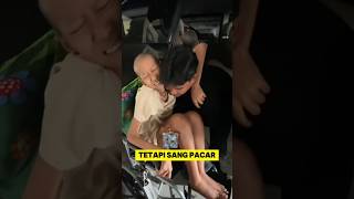 Download lagu momen haru ketika pacar gendong cewek nya yang sedang sakit ‼️#sakit #sedih #pacar #momenharu #haru mp3