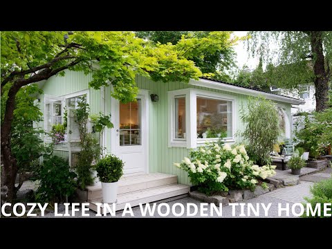 Cozy Wooden Tiny House Surrounded by Lush Garden – Warm & Inspiring Design Ideas