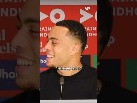 Peter Bosz doet Sergiño Dest een héél aanlokkelijk aanbod! 🤣 #psv