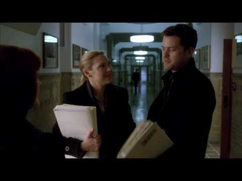 Fringe 3x16 Peter and Olivia hold hands