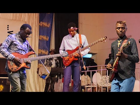 Esau, Tatenda & Major Chigango Cheso Boys 1 by 1 Solo Guitar Moments Vachibvarura Wire🎸🎸🎸 At Chitwn💥
