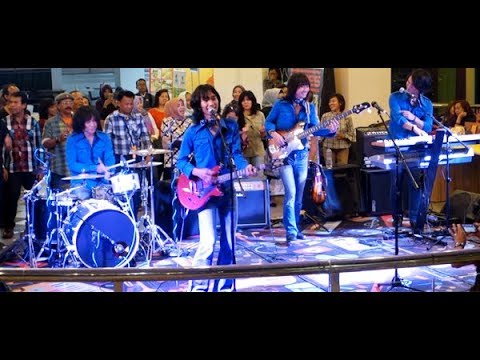 download lagu mp3 mp4 Download Lagu Mp3 Koes Plus Cinta Mulia, download lagu Download Lagu Mp3 Koes Plus Cinta Mulia gratis, unduh video klip Download Lagu Mp3 Koes Plus Cinta Mulia