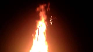preview picture of video 'Καλαφουνός Λάρδος - Easter in Lardos, Burning Judas!'