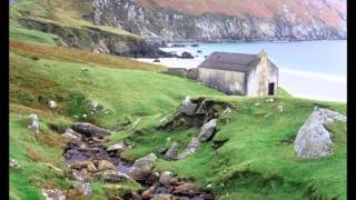 Oh the Days of the Kerry Dancing (Sung by the Colmcille Ladies Choir Derry)