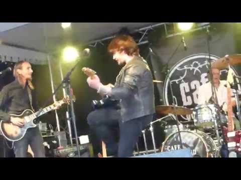 Café Bertrand - Une seconde + Les Maris Honnêtes (live Tippy Beach Evian-les-Bains 22/05/15)