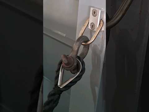 JUST LOCK THE THIMBLE WITH SHACKLE #howto #diy #lifehacks #tutorial #tips #youtubeshorts