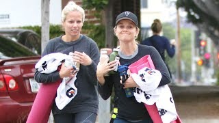 Reese Witherspoon Has Her Hands Full With Healthy Juices After Yoga
