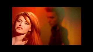 À Tâtons Lyrics English Translation