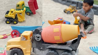 Time to play in Sand. #sand #play #tinniewinnie #sandtoys #toys #kids #usa #cute #learn #education