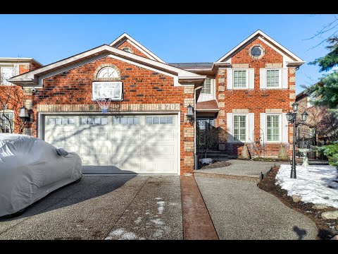 1702 Heritage Way, Oakville Home for Sale - Real Estate Properties for Sale