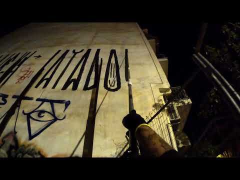 Pixação Eneri e Catados cabada na Grécia