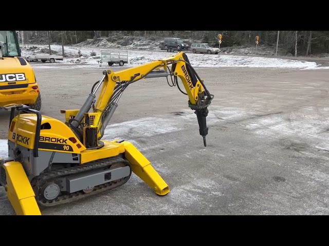 853856 Demolition robot Brokk with equipment