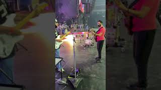 Técnicos de Los Bukis tocando Como Fui A Enamorarme De Ti