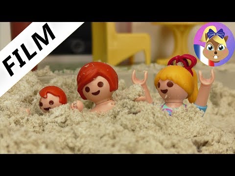 Film Playmobil en français - Enterrer dans le sable! Maison en bord de mer! Vacances chaotiques