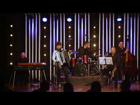 VADIM PLAYS DAVE GRUSIN - Live Concert ALB NEGRU, Vadim Shinnik solo