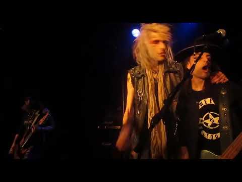 Wildstreet - Shake It / Mrs. Sleazy